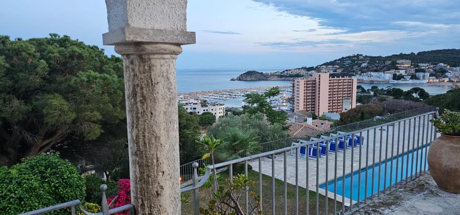 Villa Maricel Sant Feliu de Guíxols Exteriör bild