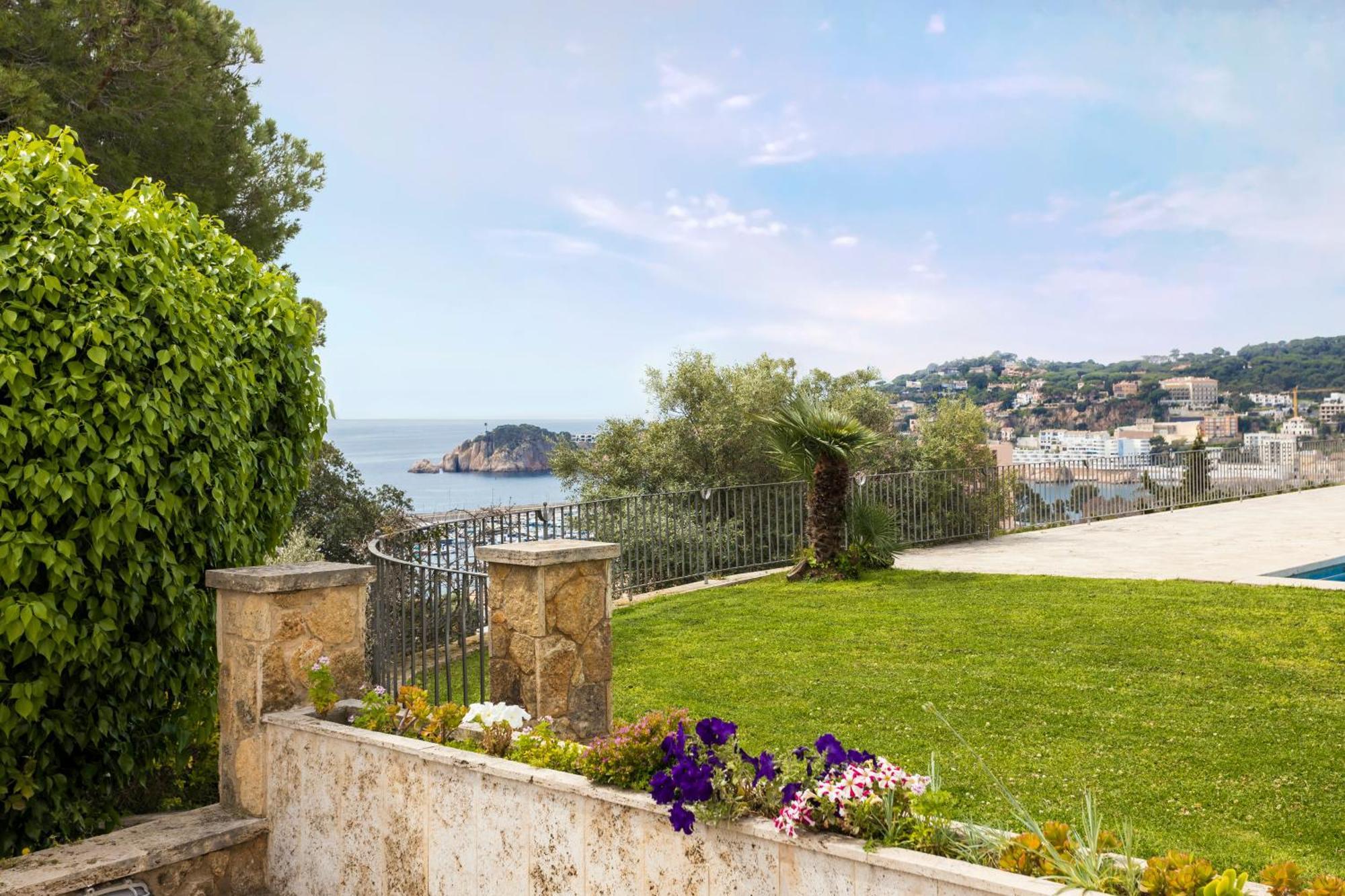 Villa Maricel Sant Feliu de Guíxols Exteriör bild